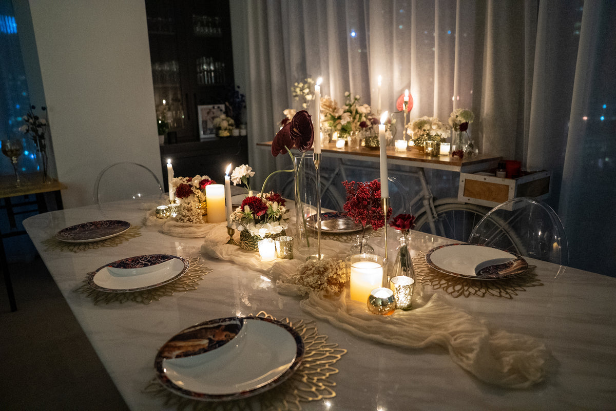 A complete Feenie's Table setting for six